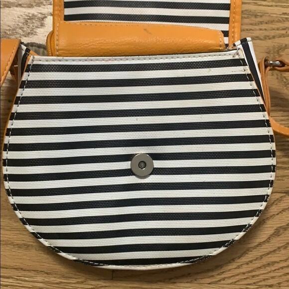 SASSY DUCK CROSSBODY BAG - Picture 9 of 14